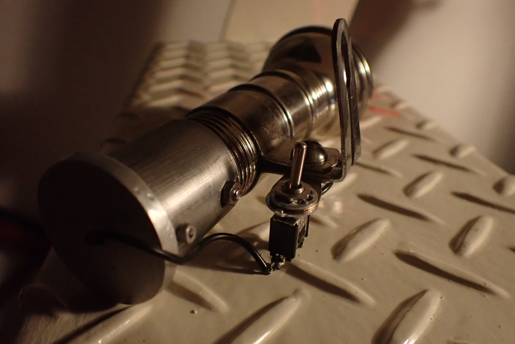 【自転車の話】ルクゾール製 リアライトにスイッチをつける！