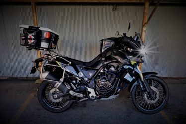 【フロントパニアおよびその他の積載】ロシア Kinetic Fun製クラッシュバーバッグと アメリカ Giant Loop製ポッシブルポーチ