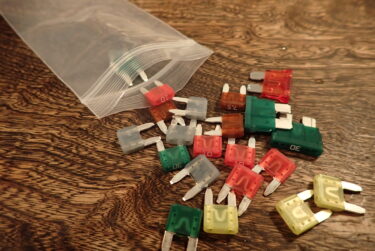 ヒューズを常備 ヒューズ切れに備える Riding The Globe