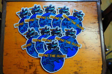 【オリジナルワッペン】RIDING THE GLOBE ワッペンを色んなところにペタペタ縫い付けた