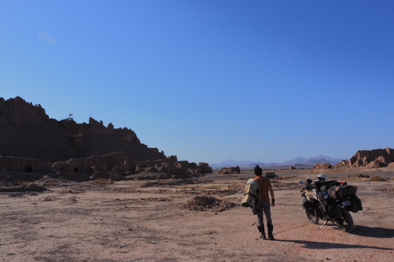 地球旅行No.1〜100 仕事を辞めてバイクで世界へ出かけよう