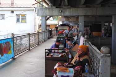 【Kyrgyz Republic episode3】中央アジアの青空市場とOshの街